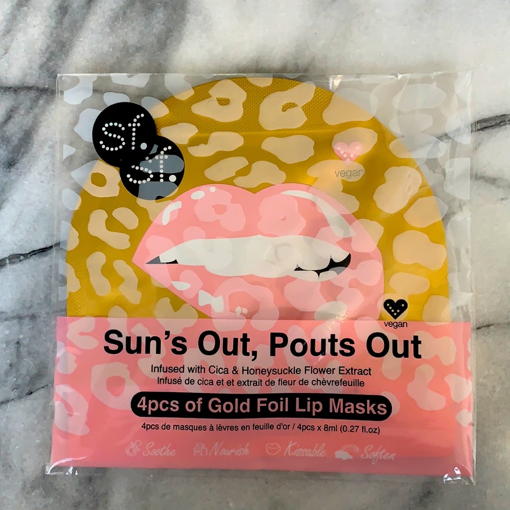sun's out, pouts out lip mask